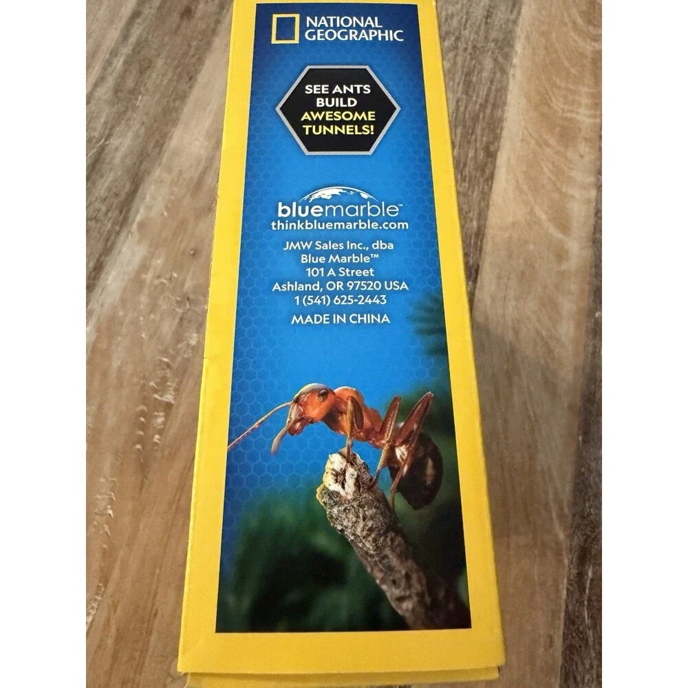 National Geographic Ant Habitat Kit Light Up Ant Farm Terrarium Science Learning